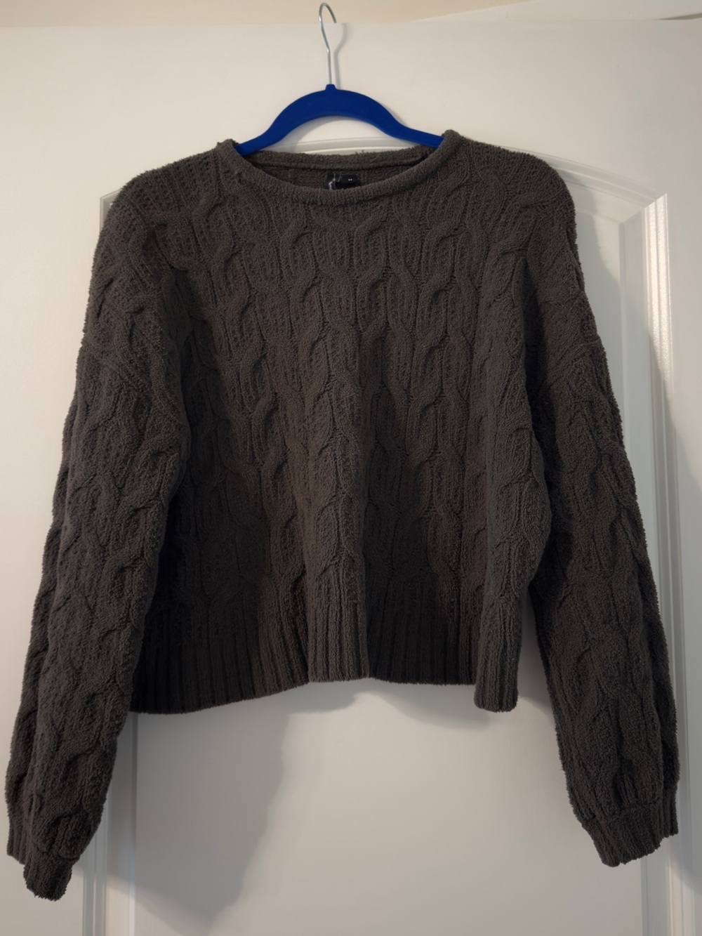 Moon & Madison Cable Knit Crewneck Cropped Sweater